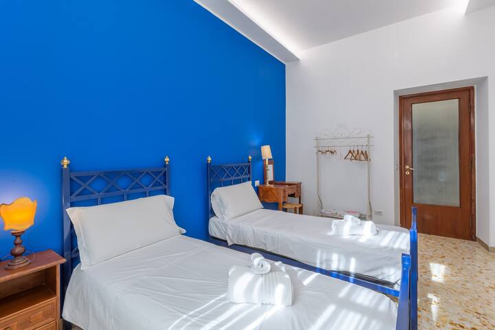 Rome high floor for 8 people gallery image 3