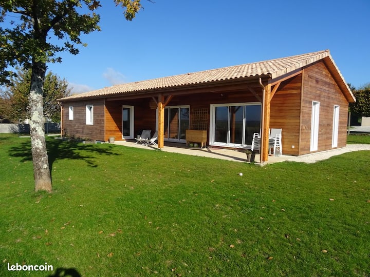 BD Angouleme festival house Houses for Rent in Balzac, Nouvelle