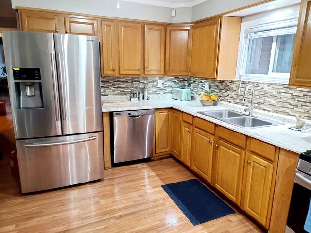 Hermosa House ECO-HOME- Peaceful 3BR+ Free Parking gallery image 3