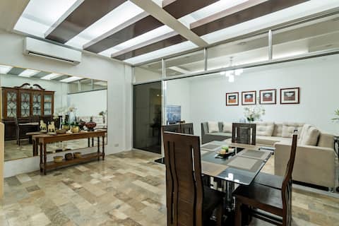 4BR House w/Pool, KTV, Billiards –10mins from Mall