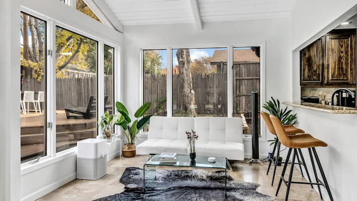 Hawaiian Vibes W/ Pool, Gaming Console And Firepit - Dallas, TX