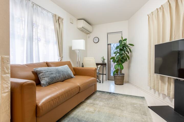 3Brm House in City Center! Perfect for big groups! gallery image 4