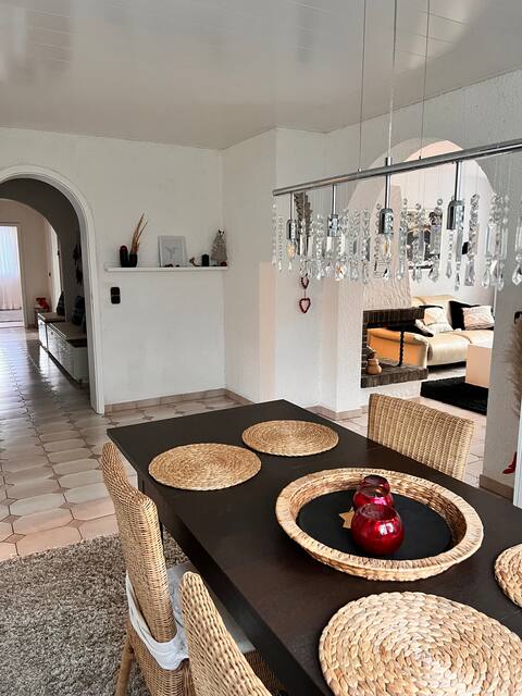 Quiet vacation home (125 sqm) with terrace and garden