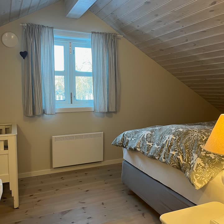 Dormitorios en el loft norte. Altura hasta la viga del techo de 1,89 m