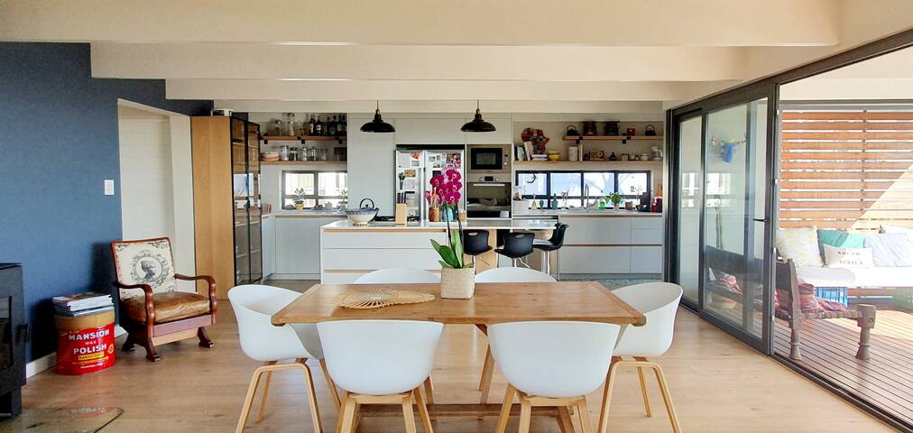 Bright & Modern Home with Pool and Stunning Views gallery image 4