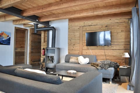 Popular Airbnb listing: Panoramic view in the heart of nature – Champéry in Champéry