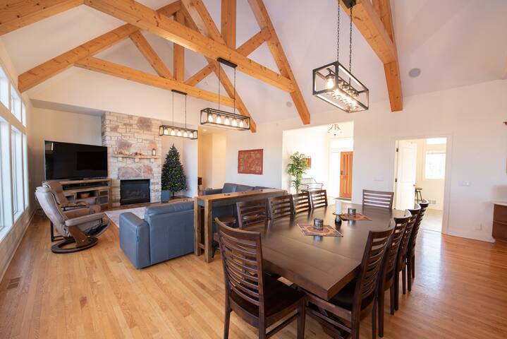 Secluded Spa-cious Retreat (8+3) gallery image 3