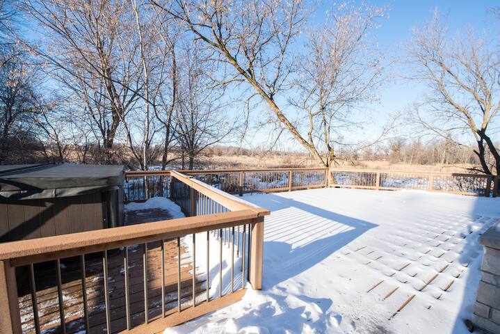 Spa-cious Secluded Retreat (11+3) gallery image 5