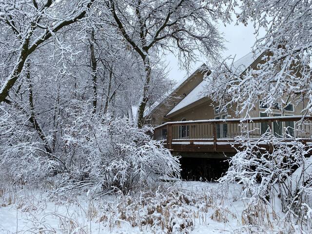 Spa-cious Secluded Retreat (11+3) gallery image 3