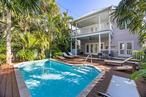 Private Pool Tropical Oasis - Centrally Located