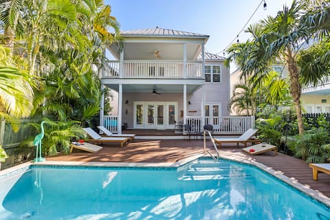 Private Pool Tropical Oasis - Centrally Located