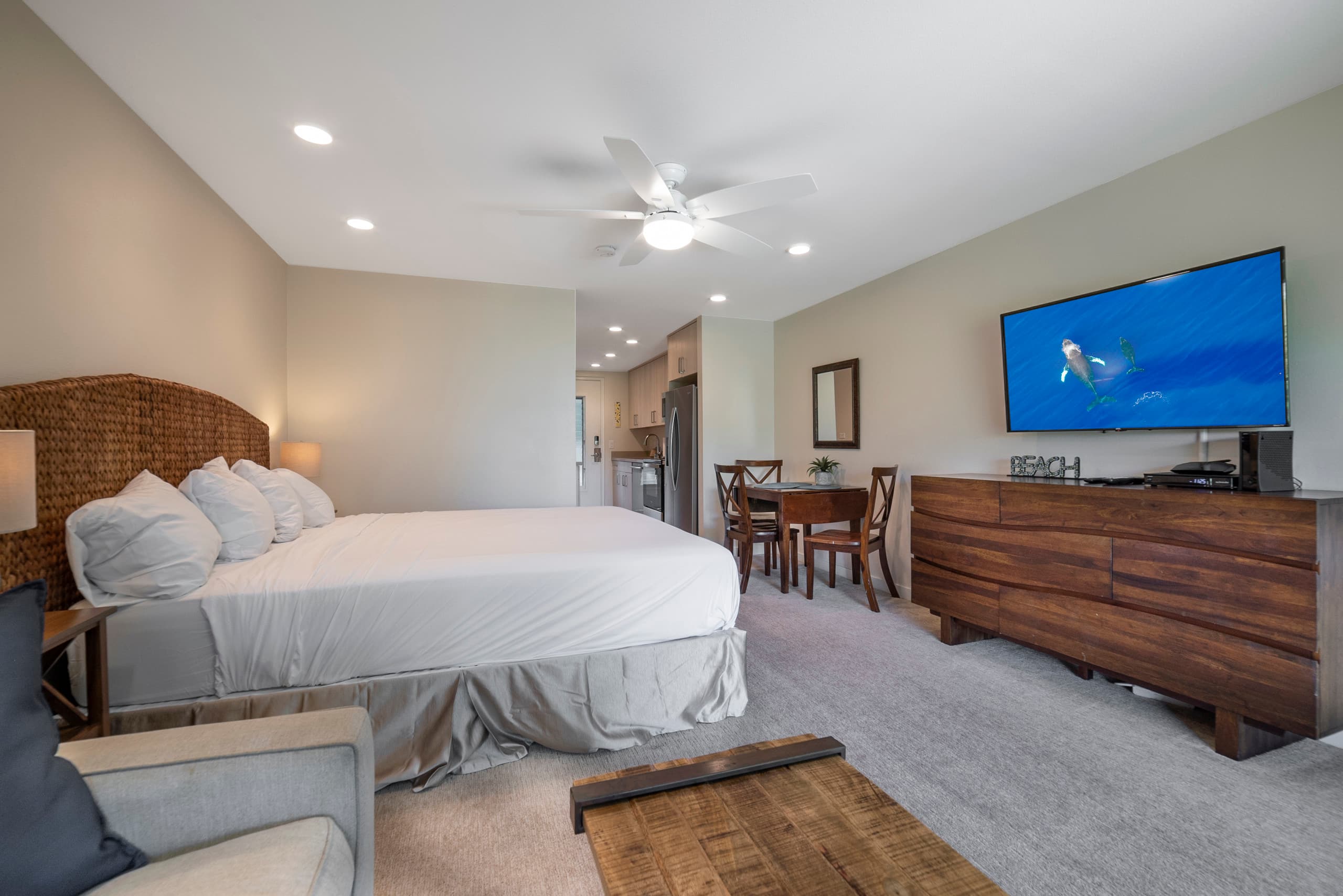 Spacious Studio on Napili Bay Beach w/FREE Parking - Photo 13