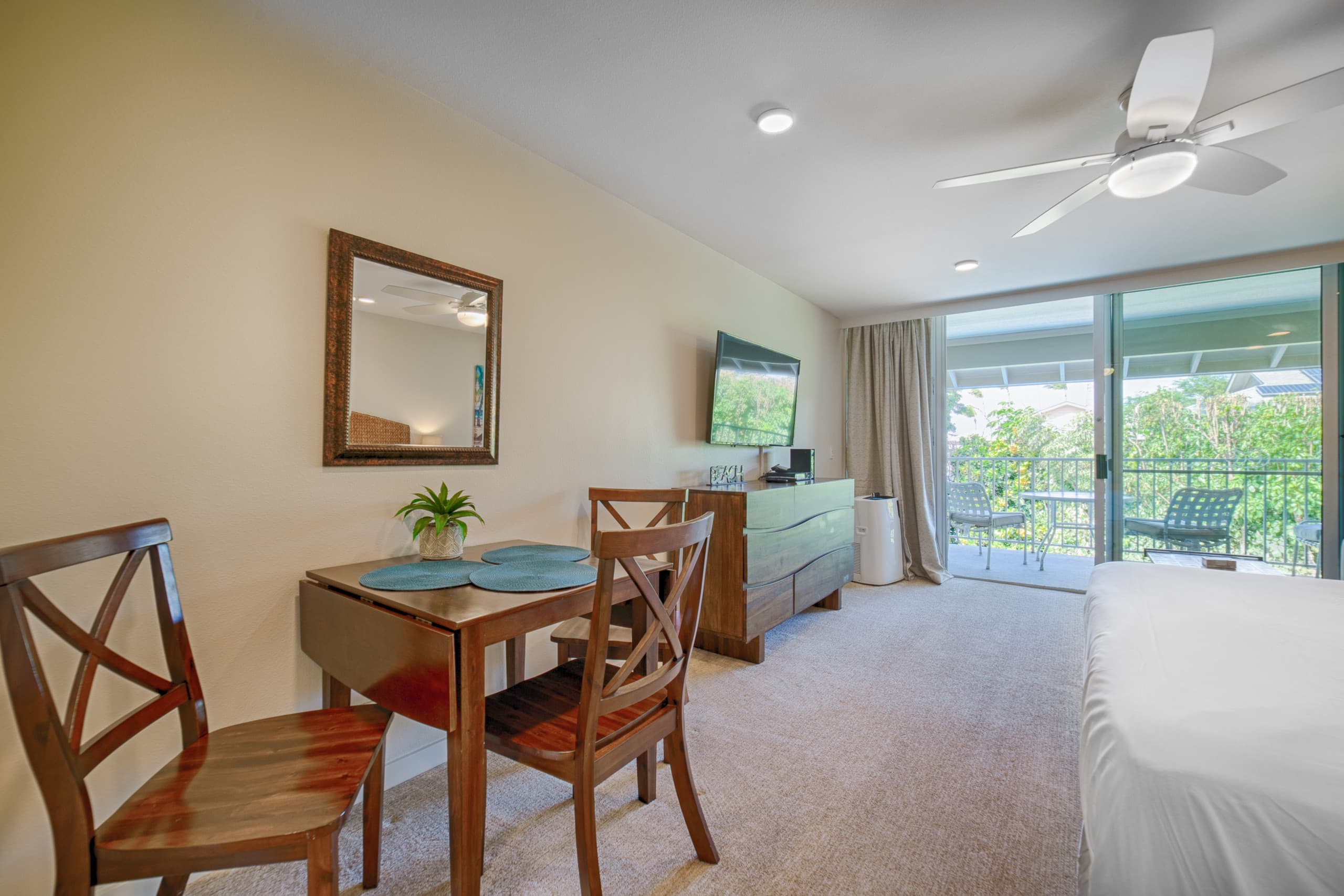 Spacious Studio on Napili Bay Beach w/FREE Parking - Photo 18