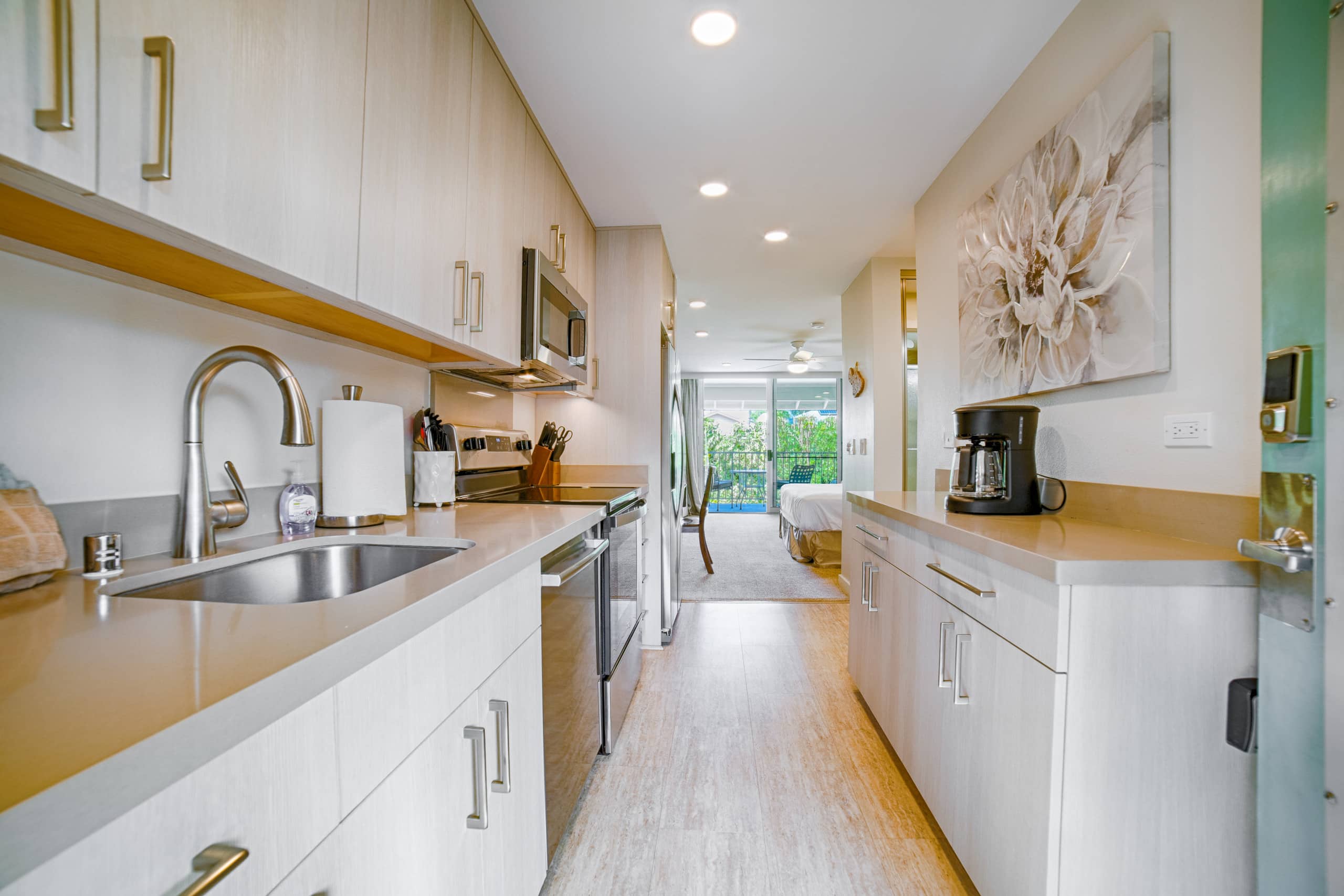 Spacious Studio on Napili Bay Beach w/FREE Parking - Photo 8