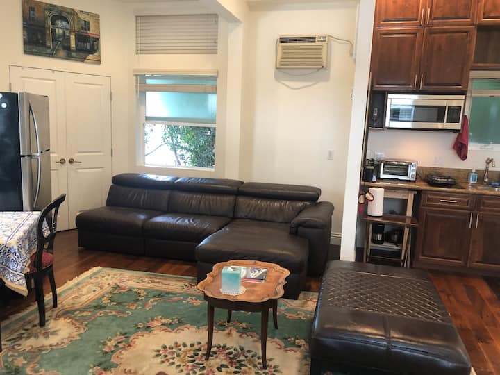 Big Studio Charming Marble Kitch Bath - Beverly Hills, CA