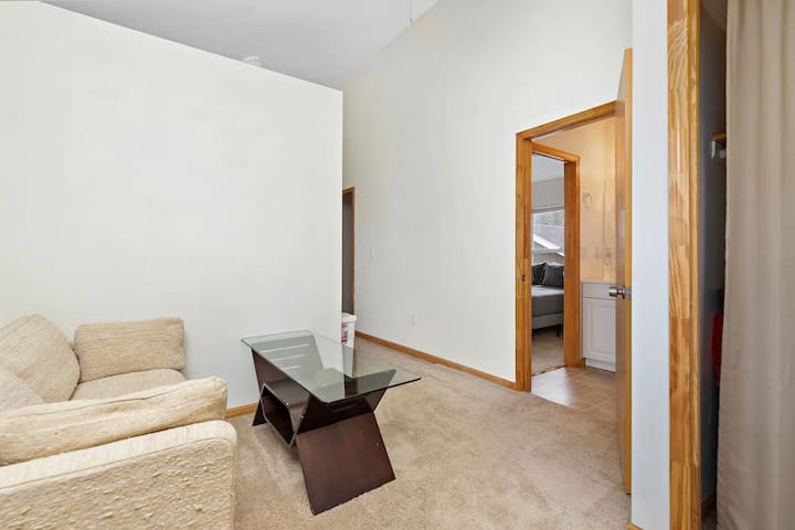 Adorable 1 Bedroom Guesthouse 5 Min From Dwtn / Ku - Clinton State Park, Lawrence