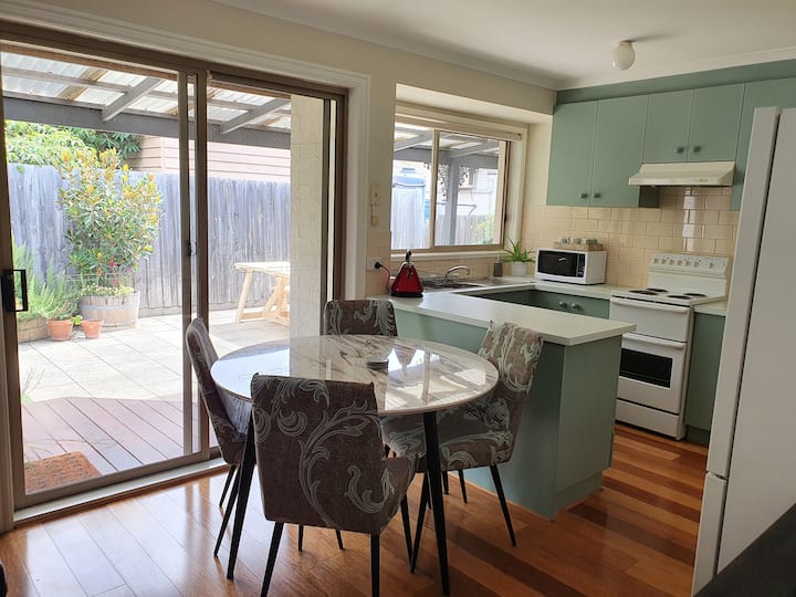 10 Best Airbnb Vacation Rentals In Sunbury, Australia Updated 2024