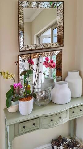 Blue Gate @ Queen Vic, Claremont gallery image 5