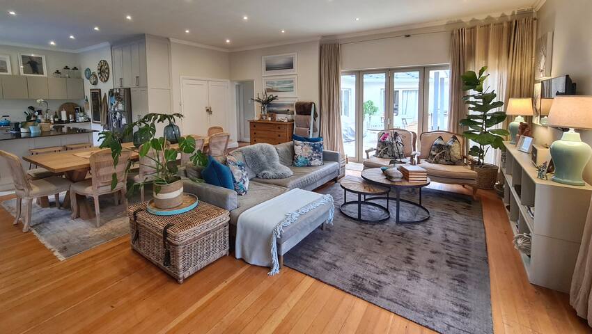 Blue Gate @ Queen Vic, Claremont