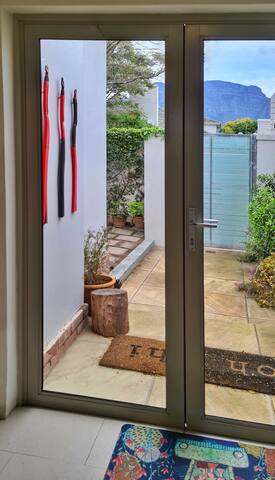 Blue Gate @ Queen Vic, Claremont gallery image 3