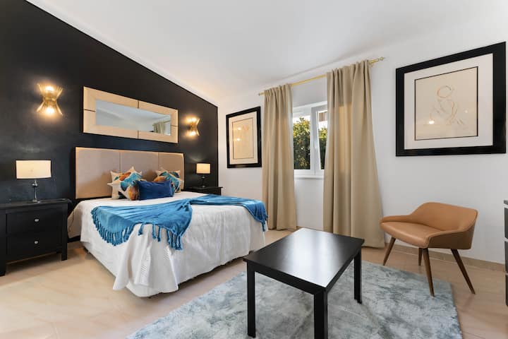 Ensuit room 1 - Ground floor