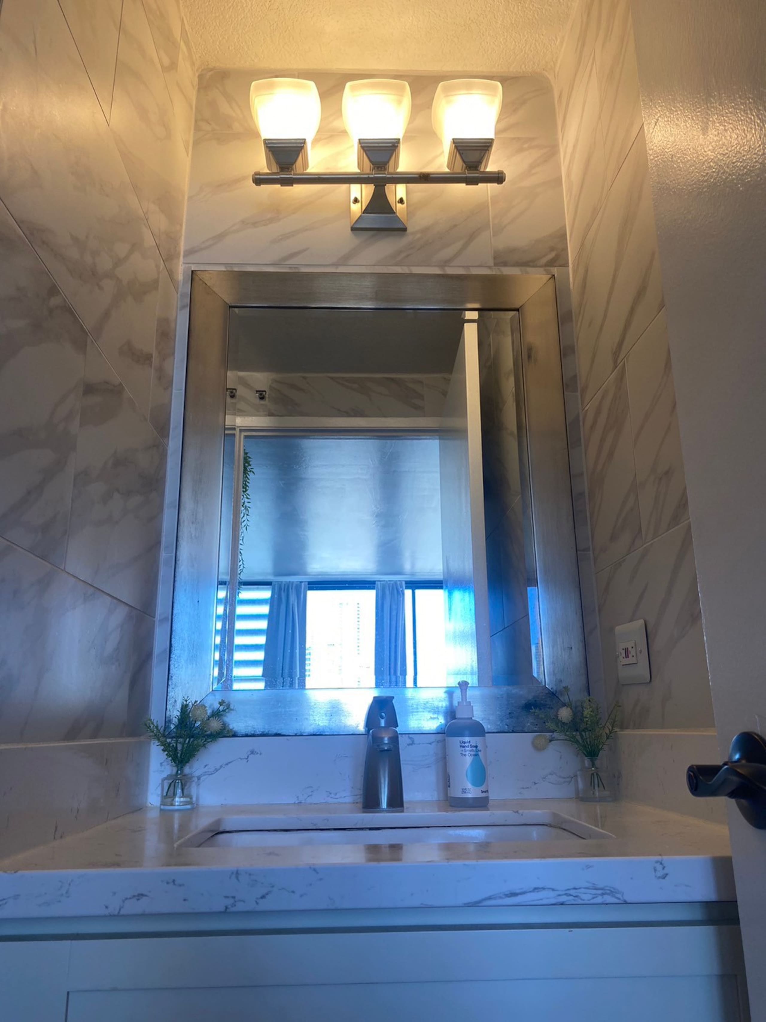 Condo in Honolulu · ★4.62 · Studio · 2 beds · 1 private bath - Image 13
