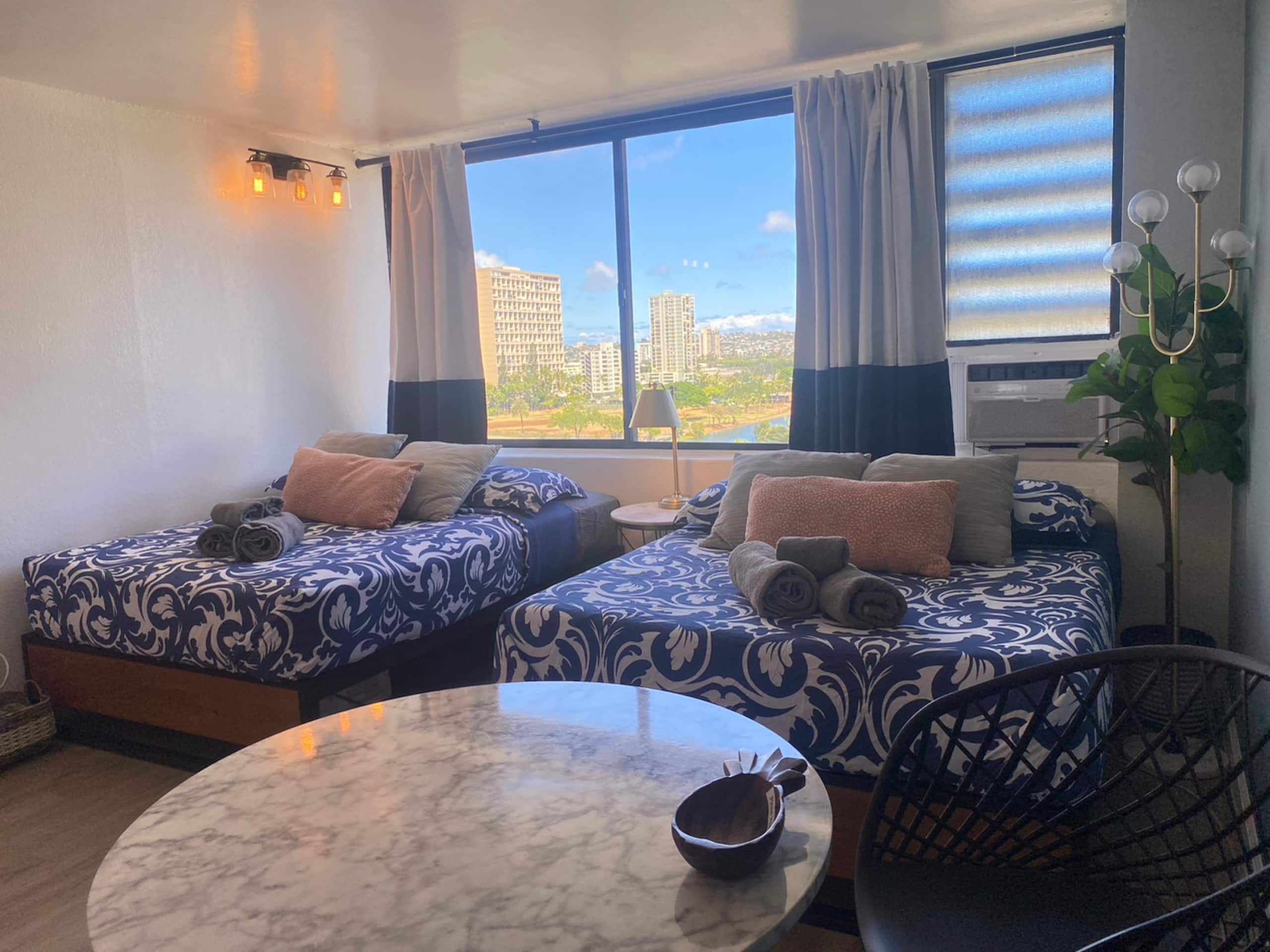 Condo in Honolulu · ★4.62 · Studio · 2 beds · 1 private bath - Image 22
