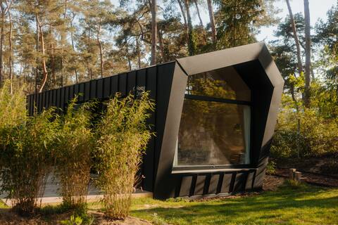 Cabin West incl. sauna, by the sea in the forest!