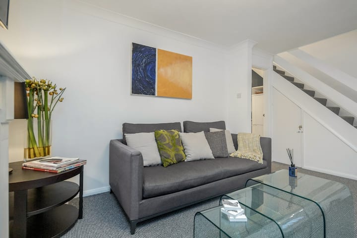 Newly Renovated 5 Bed - Long Stay Discount - Bracknell