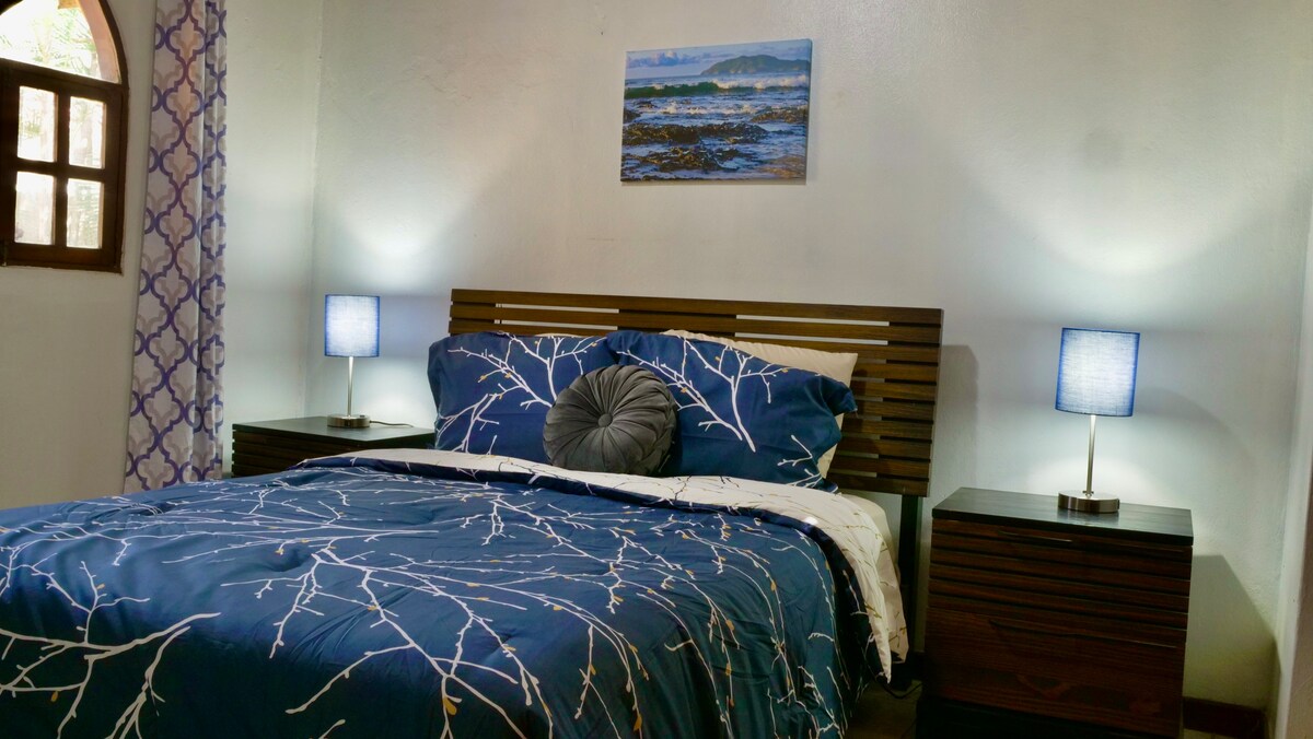 Втора спална соба - кревет широк 137 - 191 см