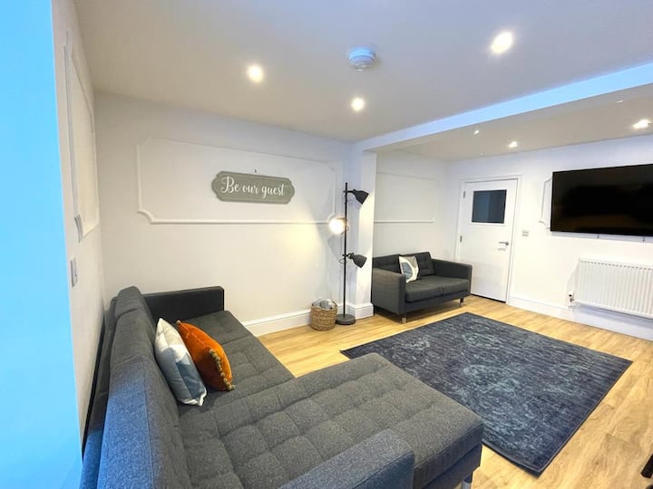 Ivory House - Beautiful 6 Bedroom House - Suffolk