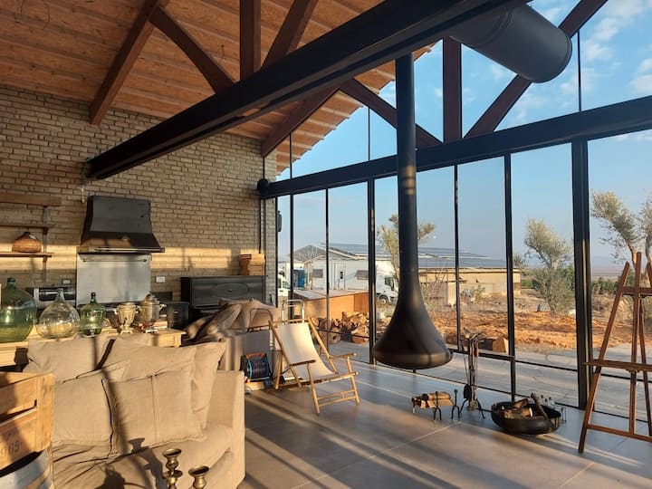 אח מרחפת 浮动壁炉