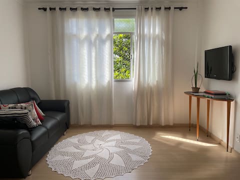 Airbnb em destaque: Charming Well-Located Apartment em Vila Velha