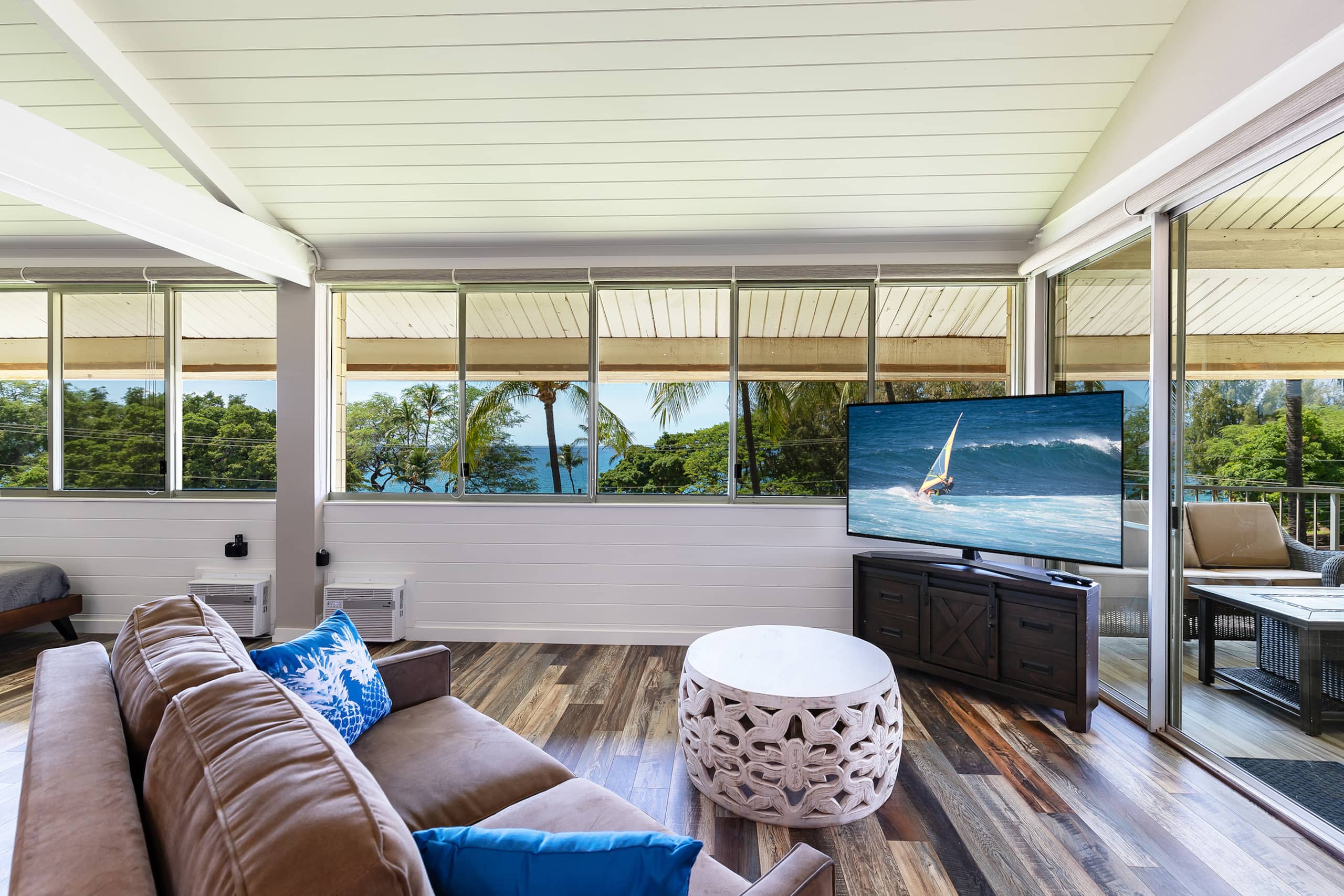 Ocean Front Vibes Maui - Image 1