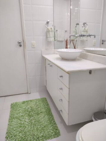 Apto Copacabana, quadra praia – Perfeito Réveillon gallery image 5