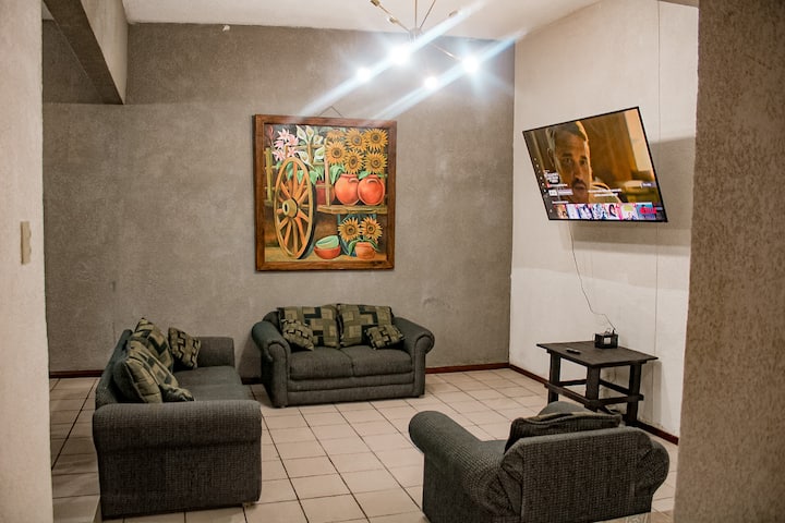 Casa Residencial - Bien Ubicada - Saltillo