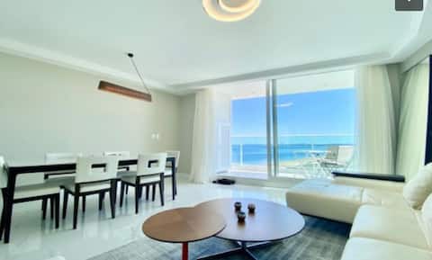 Beautiful view on playa Mansa: Building Paramount