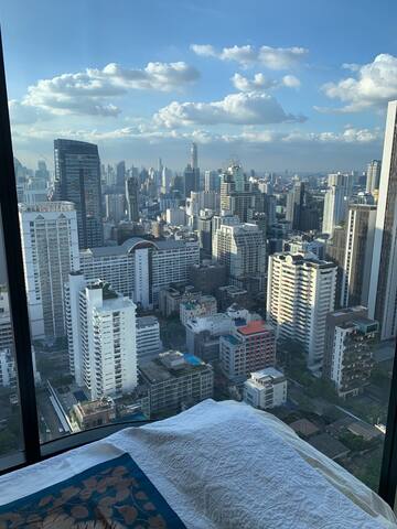 Lux 2 bed Best View & Location! gallery image 2