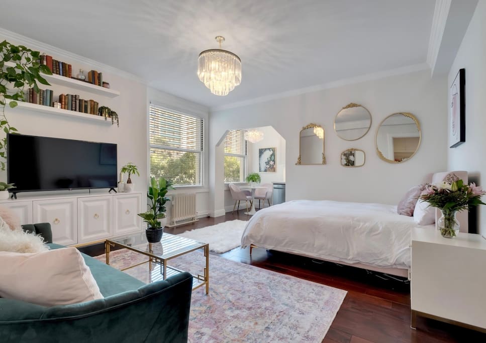 The Daisy Suite - 1920s Studio w/ Ocean View