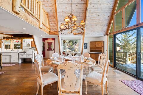 Luxury @ Mountain High: Charming Ski Town!