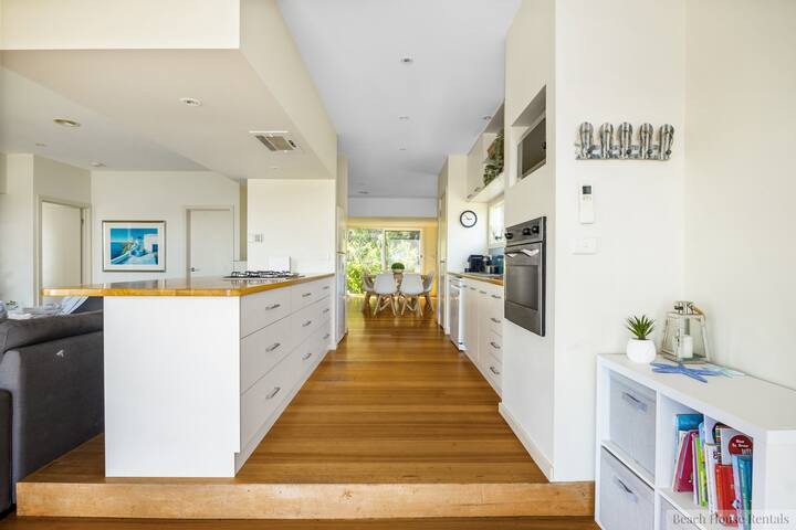 6 Bedrooms, Views, Hot Springs, Golf, Brewster Rye gallery image 3