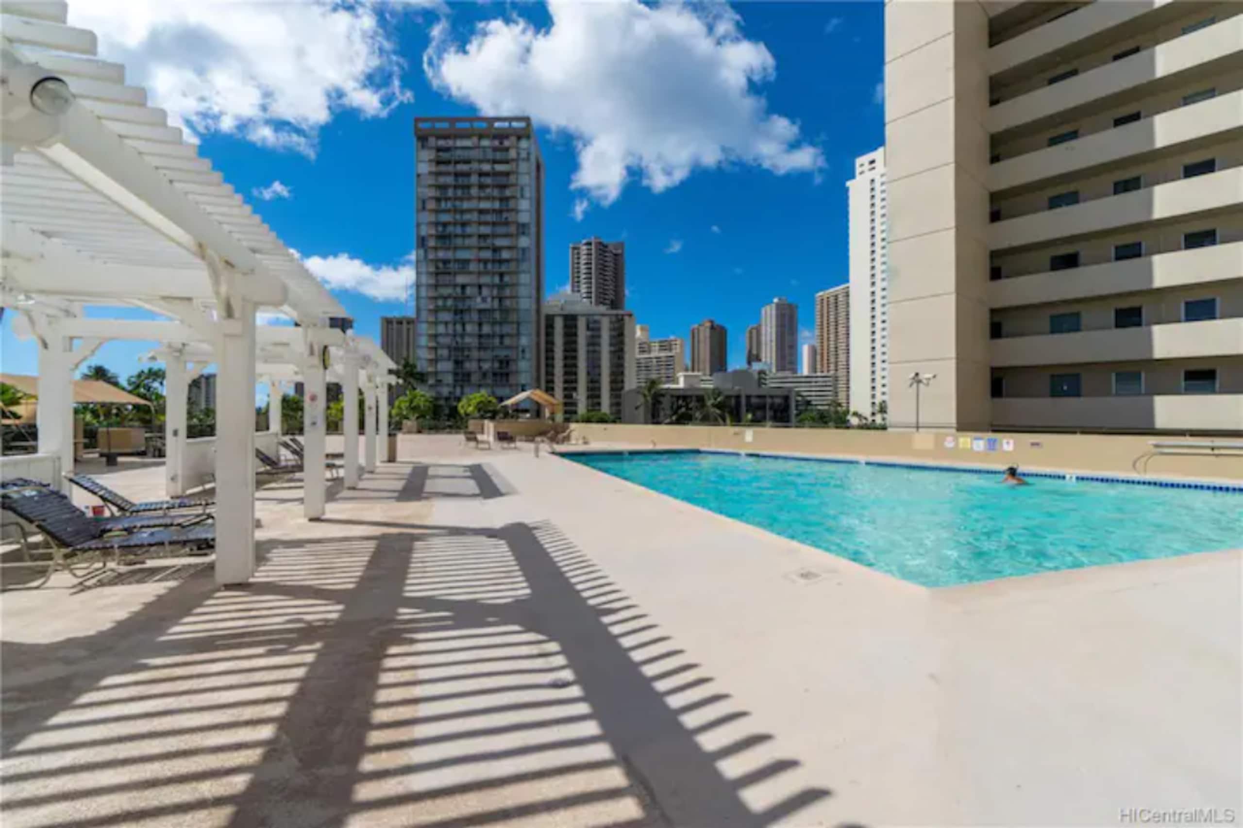 Waikiki Rare 31F Corner Studio w/ Mountain View - Photo 33