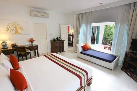 Garden View Grand King Bed + Room only