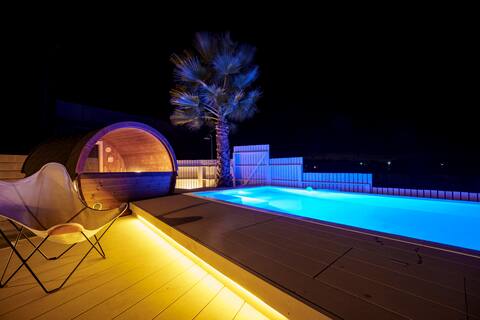 Unavailable Reservation Private Villa/Barrel Sauna/Extra Large Heated Pool/Dome Tent/BBQ/Fire/Max 12