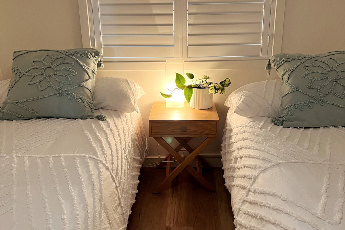 Dhoma e dytë e gjumit - dy krevate dopio "king"