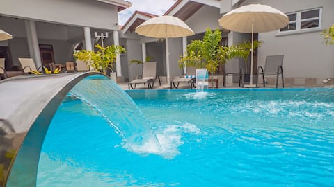 Mini AC Studio Apartment +2 pools +3 min beach