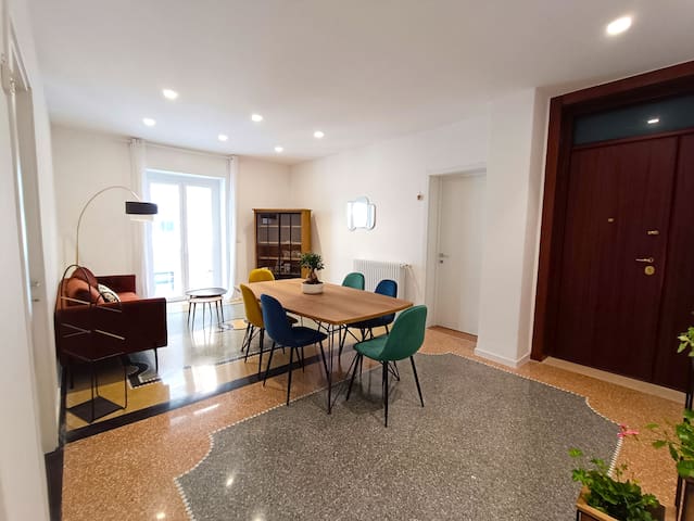 Filo – chic, spacious & close to the beach gallery image 4