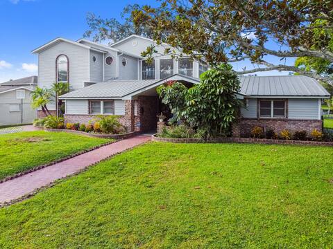 Stunning *NEW Remodel RIVER FRONT Oasis!