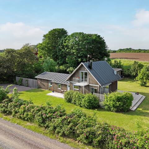 Seabreeze Cottage
