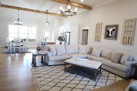 Country Gem - Great location!